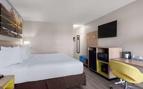 Days Inn By Wyndham Las Vegas Airport Near The Strip